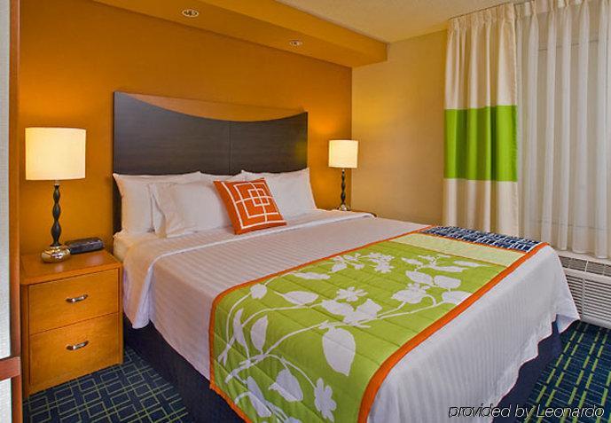 Fairfield Inn & Suites Clarksville Oda fotoğraf